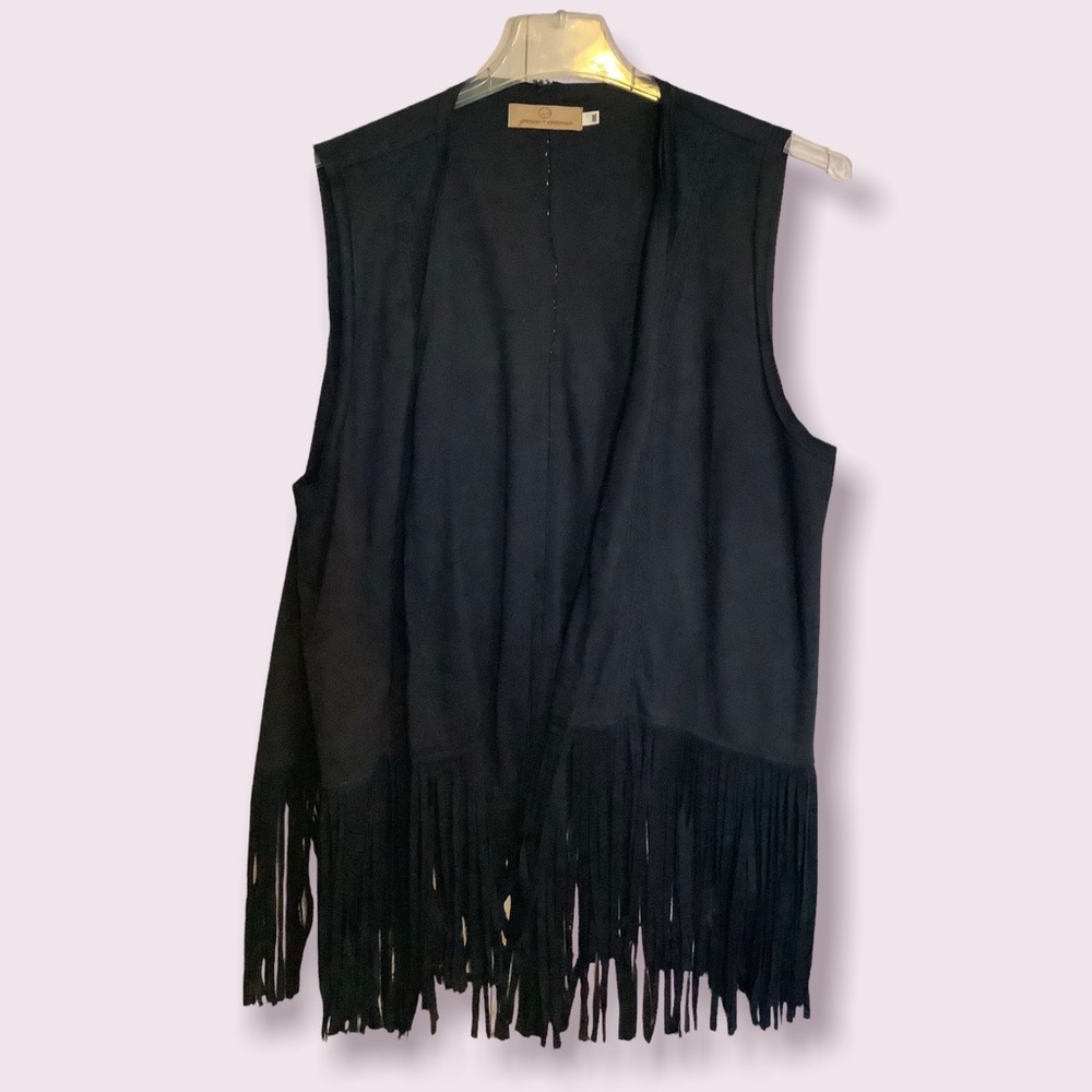 BoHo or western style Grace & Emma Fringe  Vest Faux Suede color black. S 1X-3X